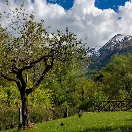 Esclusivo Sul Fiume Nel Parco Del G. Sasso *
